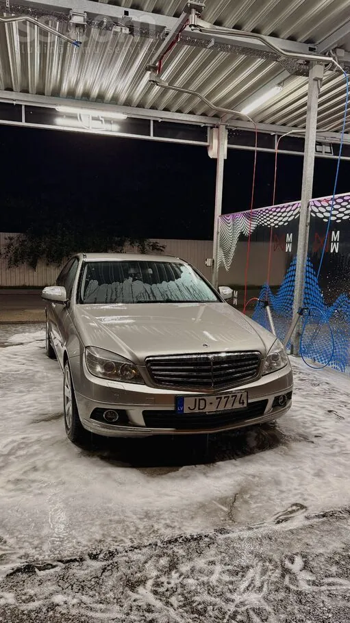 Mercedes-Benz C220