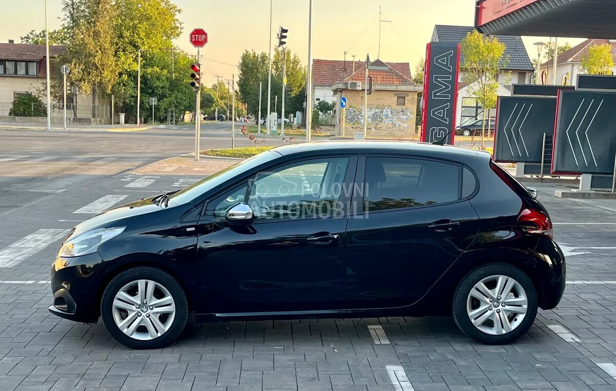 Peugeot 208 2016 photo 4