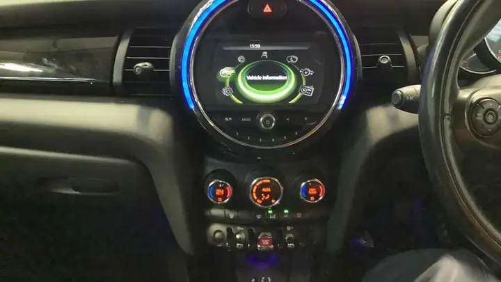Mini Hatch 2016 photo 3