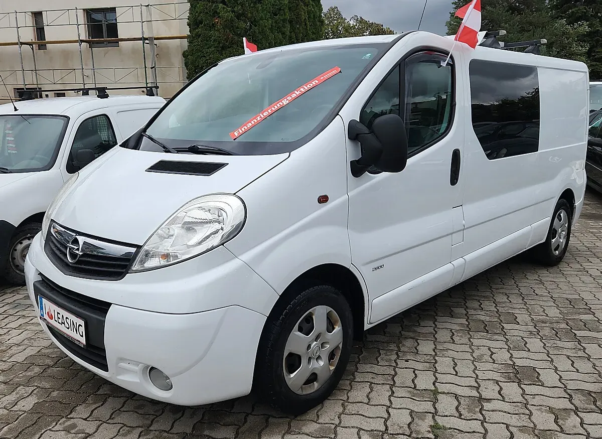 Opel Vivaro 2011 photo 3