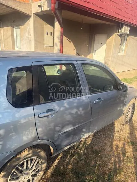 Mazda 2 2006 photo 5