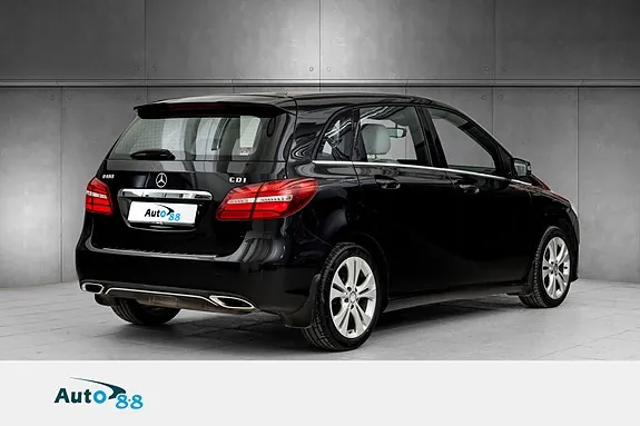 Mercedes-Benz B180 2015 photo 2