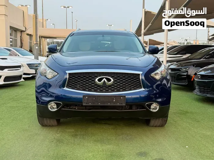 Infiniti Q70
