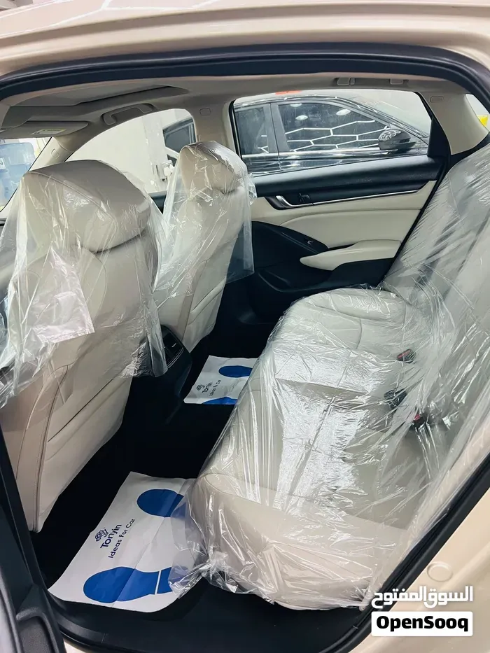 Honda Accord 2018 photo 2