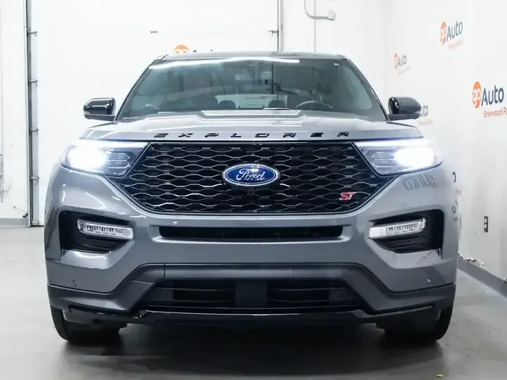 Ford Explorer 2022 photo 2