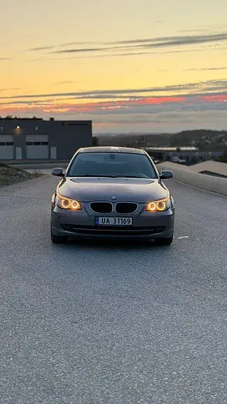 BMW 520D 2009 photo 2