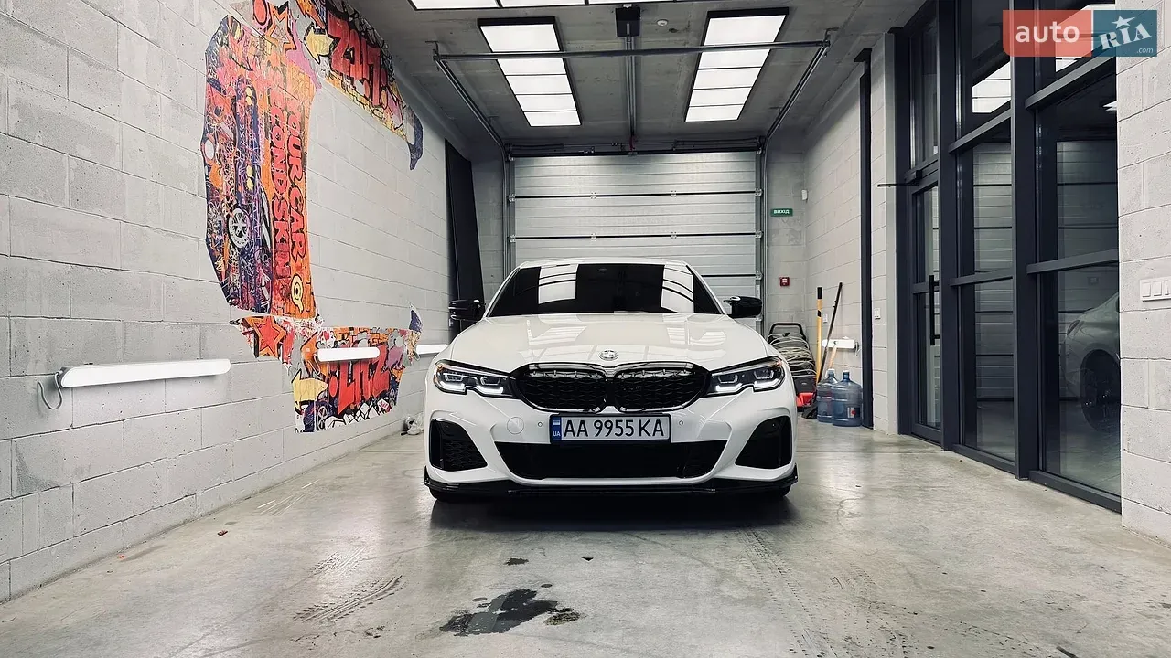 BMW 3 Series 2019 photo 2