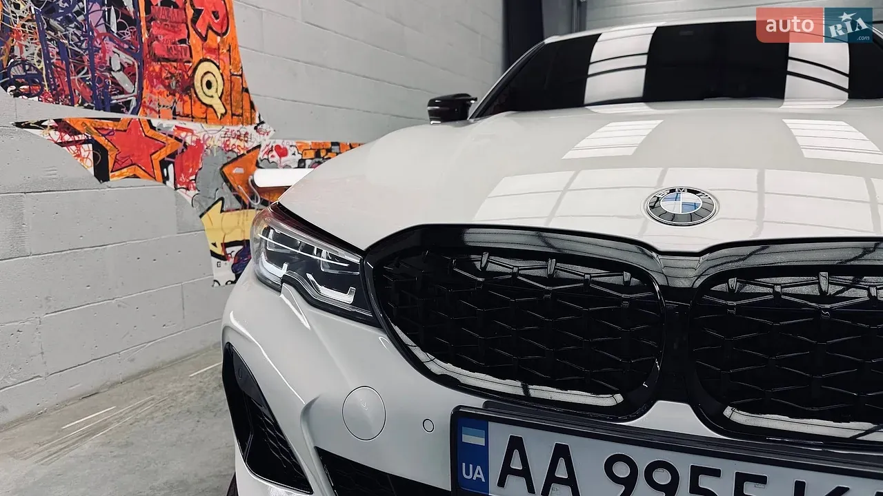 BMW 3 Series 2019 photo 3