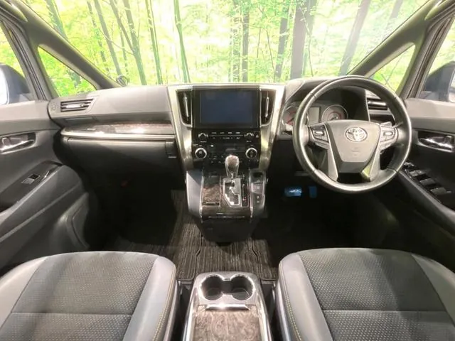 Toyota Alphard 2021 photo 2