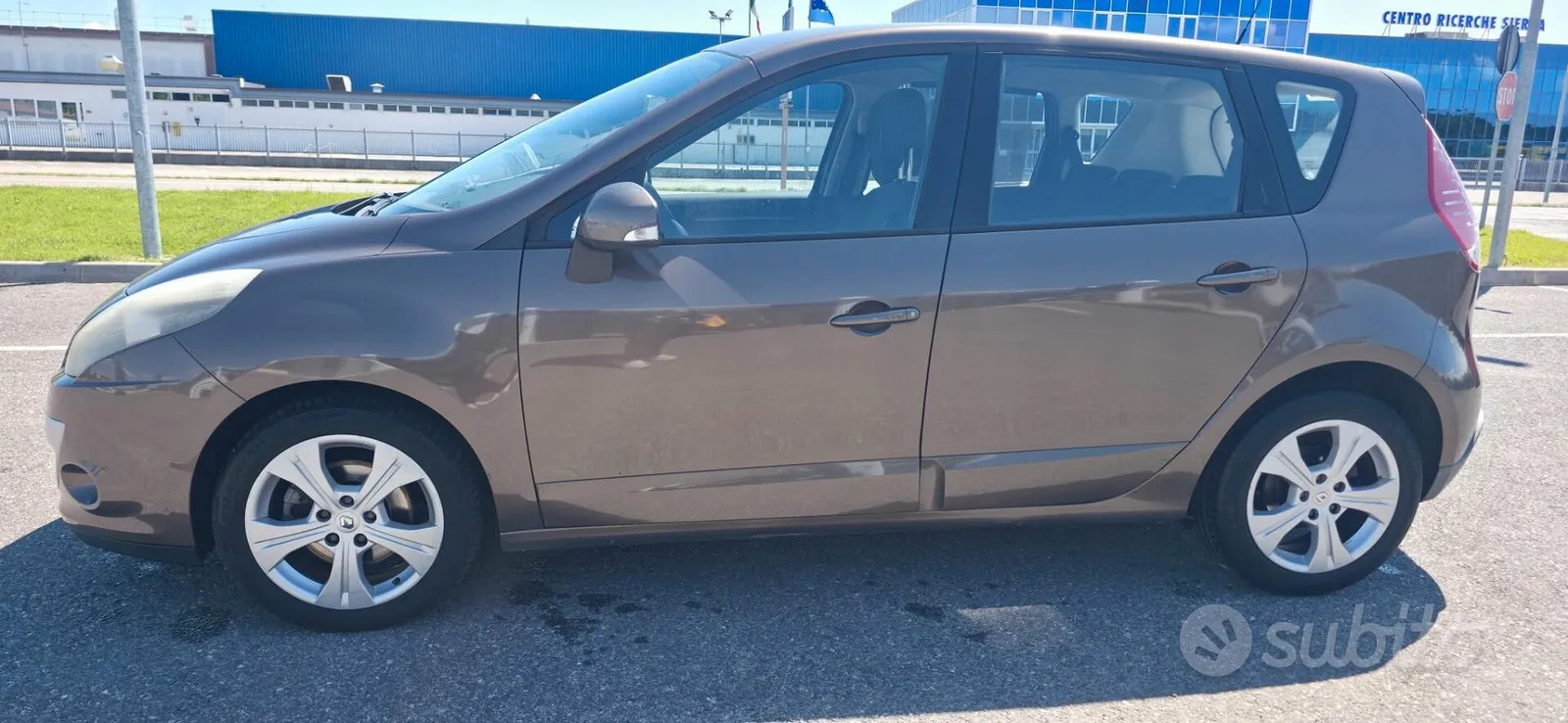 Renault Scenic 2010 photo 3