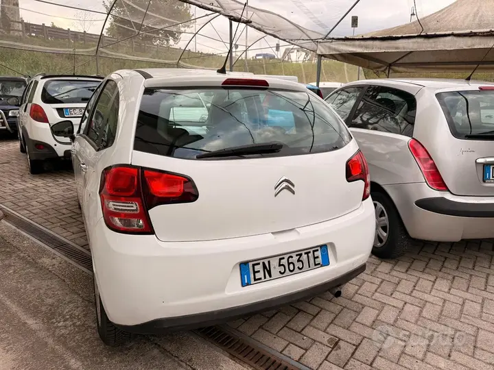 Citroen C3 2012 photo 3