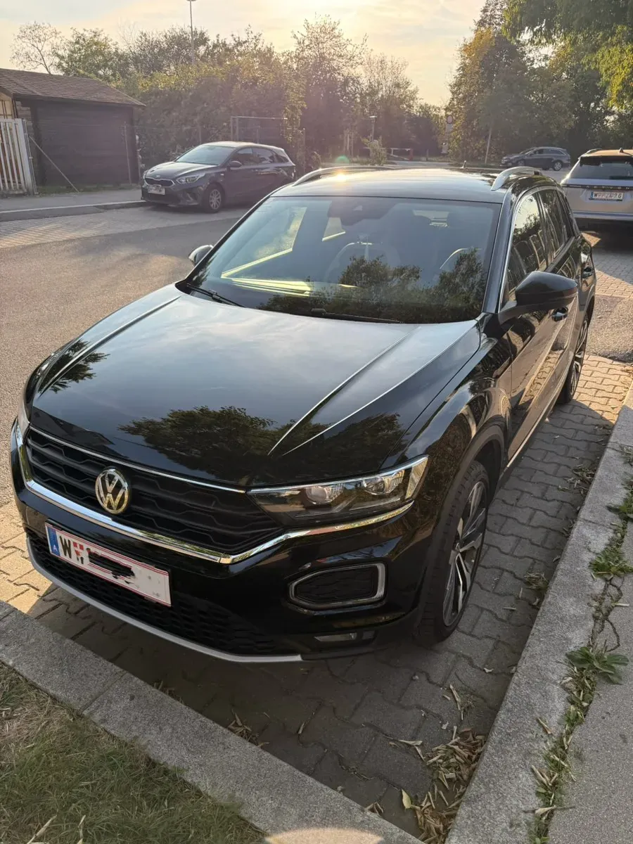 Volkswagen T-Roc 2019 photo 2