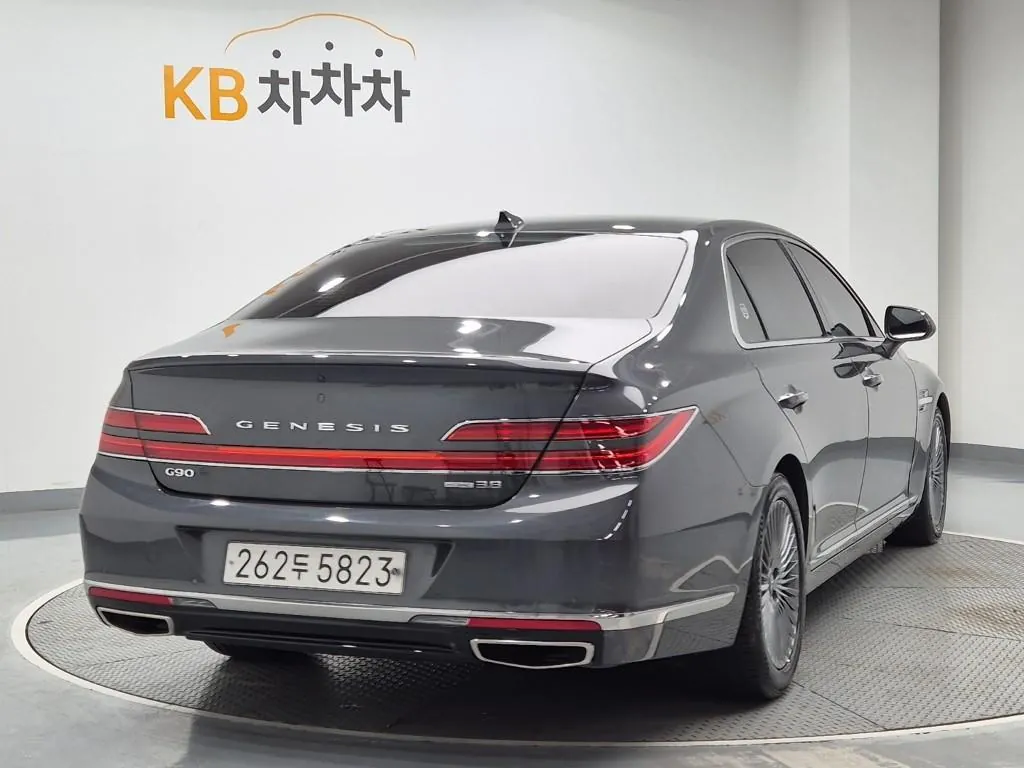 Genesis G90 2019 photo 3