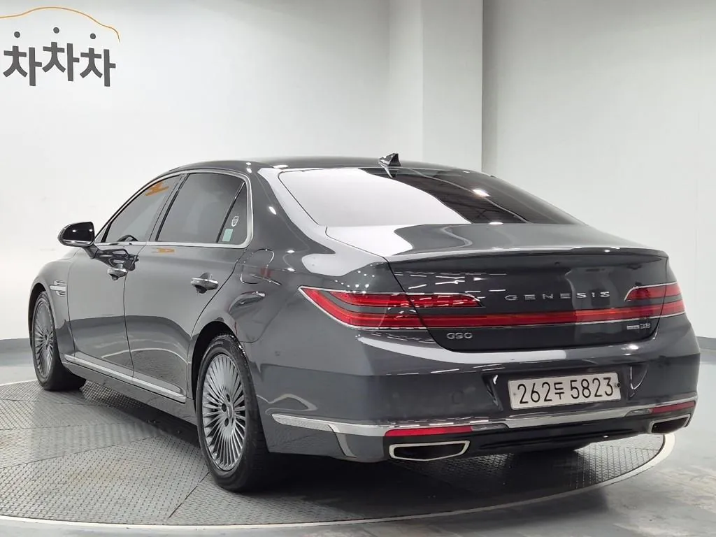 Genesis G90 2019 photo 2