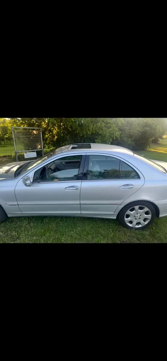Mercedes-Benz C-Class 2006 photo 2