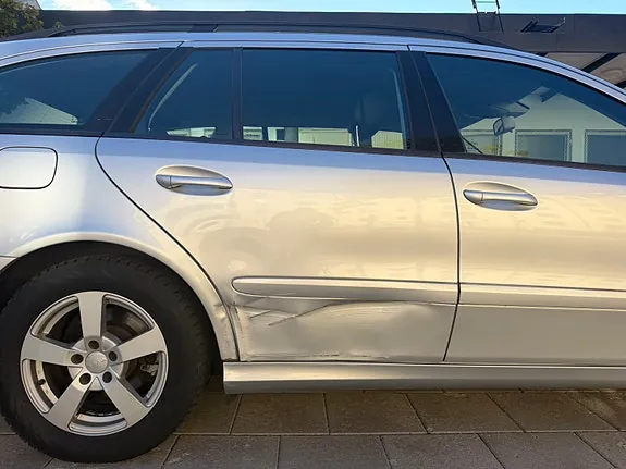 Mercedes-Benz E200