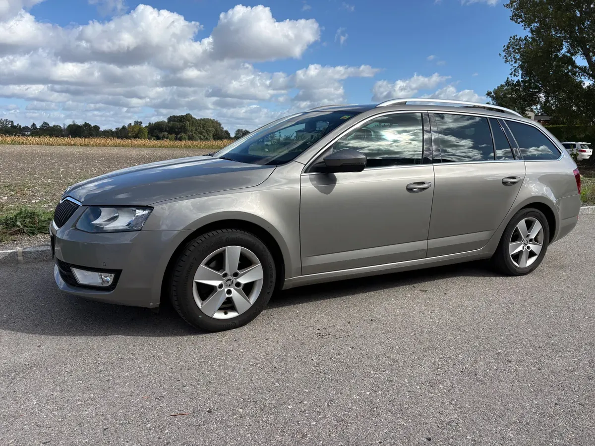 Skoda Octavia 2015 photo 2