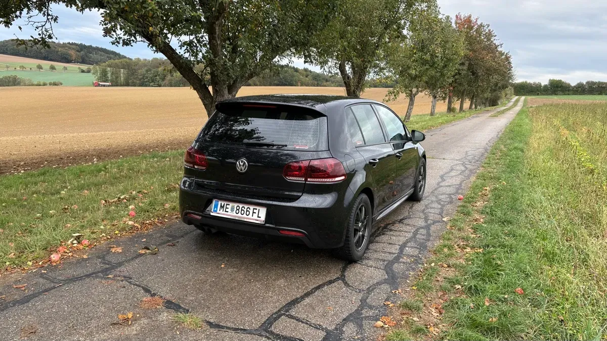 Volkswagen Golf 2010 photo 3