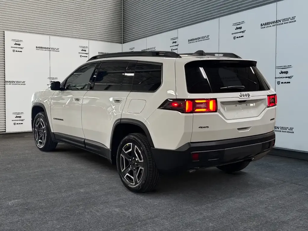 Jeep Cherokee 2026 photo 3