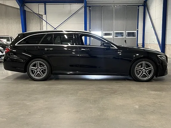 Mercedes-Benz E220 2022 photo 3