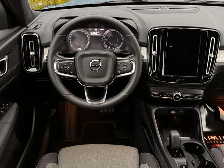 Volvo Xc40 2022 photo 2
