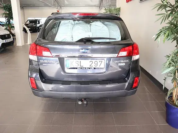 Subaru Legacy Outback 2010 photo 4