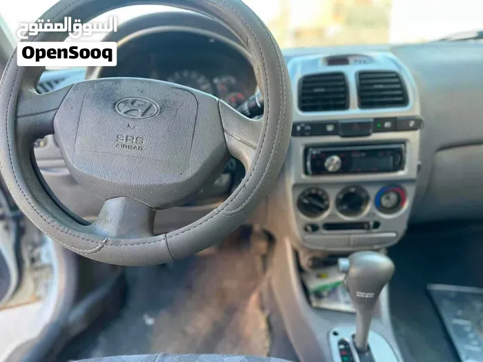 Hyundai Verna 2002 photo 3