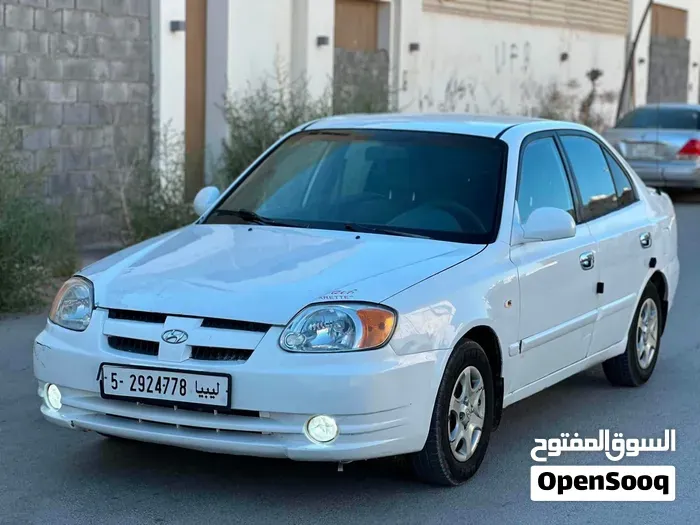 Hyundai Verna 2002 photo 2
