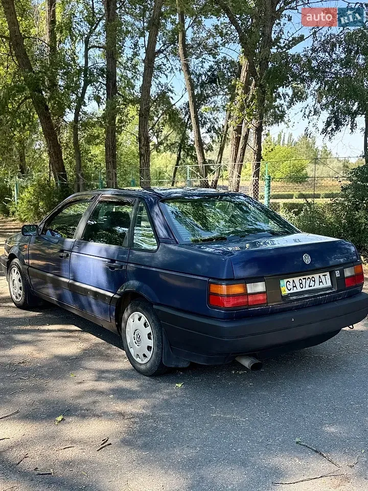 Volkswagen Passat 1992 photo 4