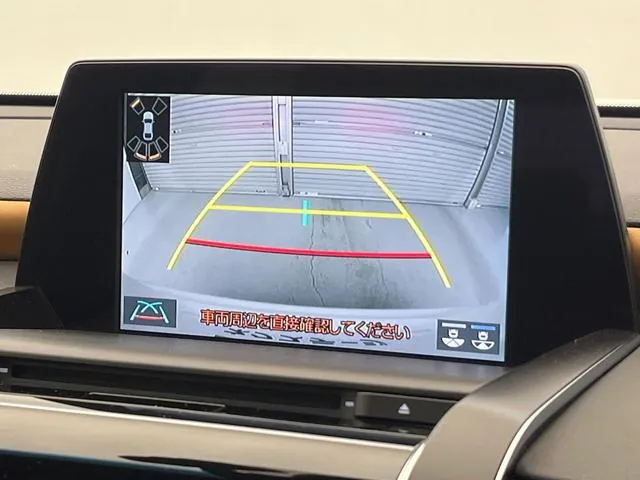 Toyota Crown Hybrid photo 4