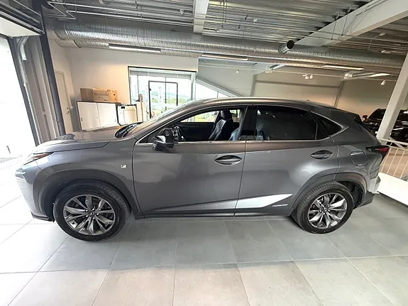Lexus Nx300H 2016 photo 3