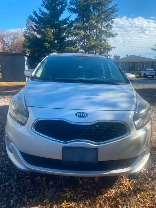 Kia Rondo 2014 photo 4