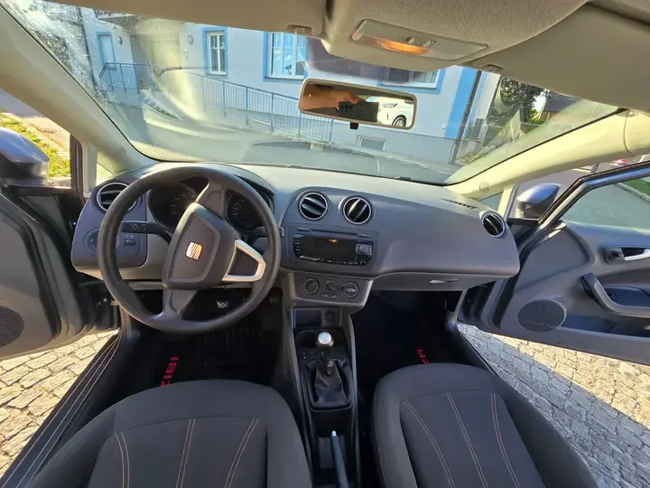 Seat Ibiza 2012 photo 3