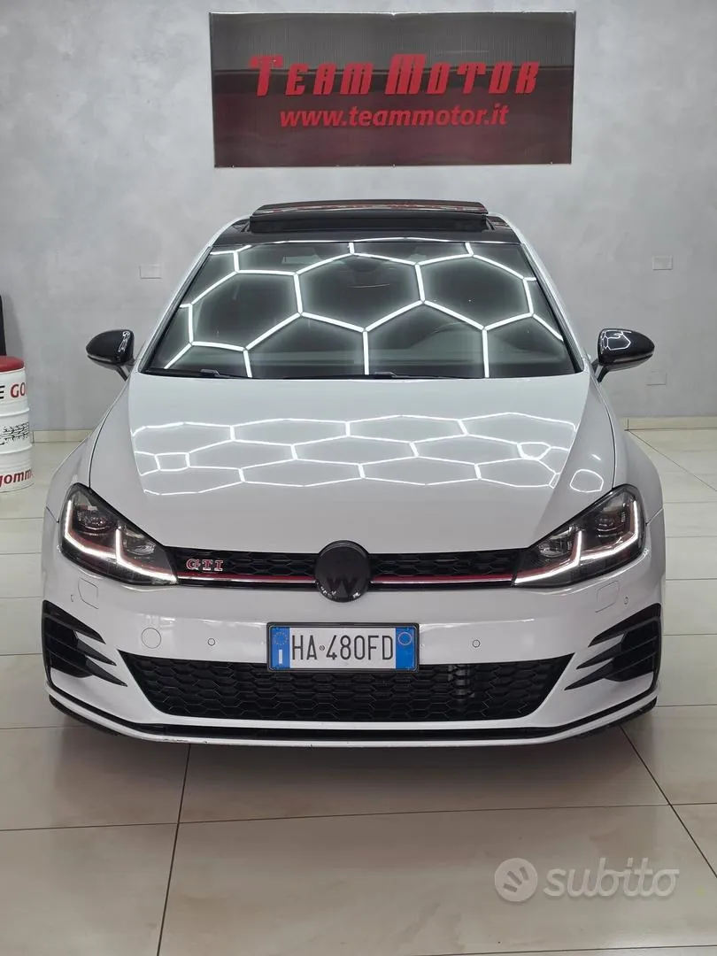 Volkswagen Golf Gti 2018 photo 2