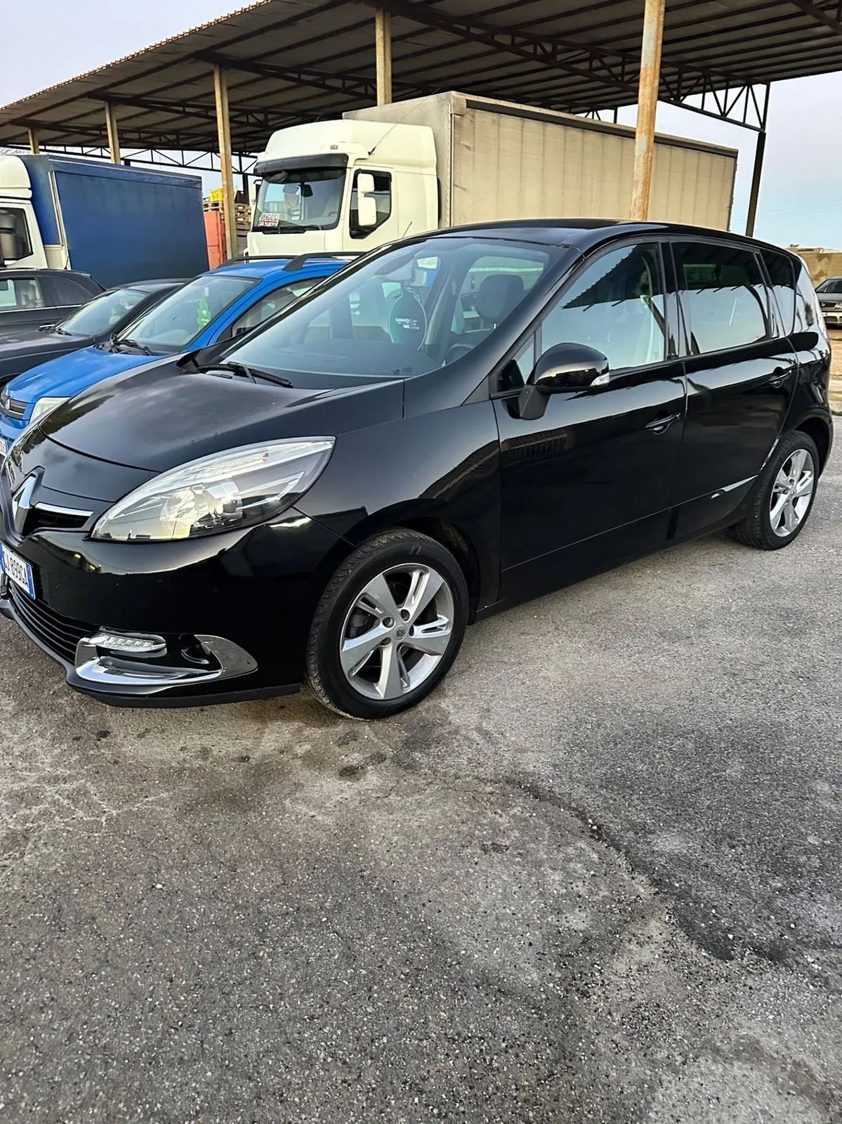 Renault Scenic 2013 photo 2