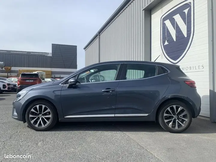 Renault Clio 2022 photo 2