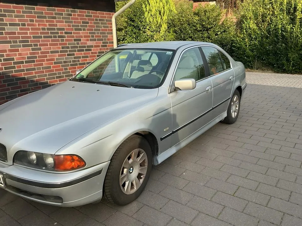 BMW 525I