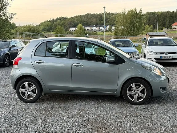 Toyota Yaris 2011 photo 5