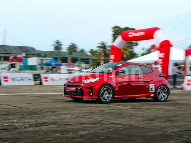 Toyota Yaris 2024 photo 2