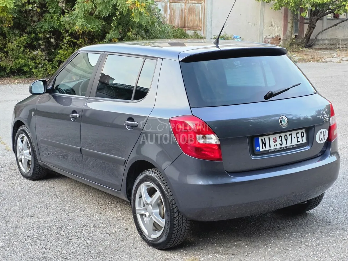Skoda Fabia 2010 photo 5