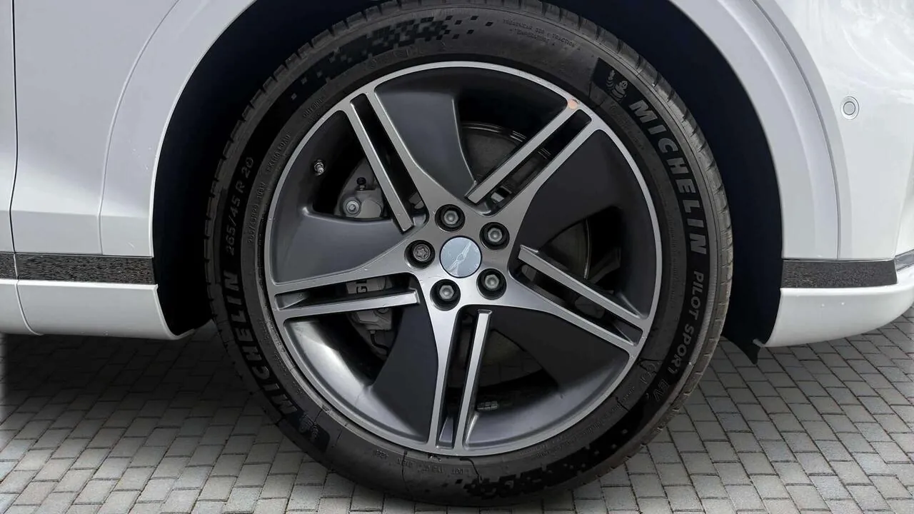 Genesis Gv70 2025 photo 2