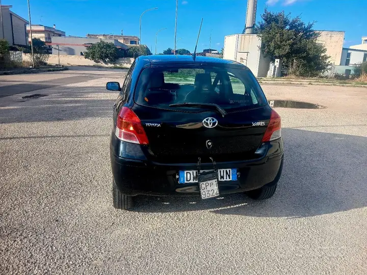 Toyota Yaris 2009 photo 3