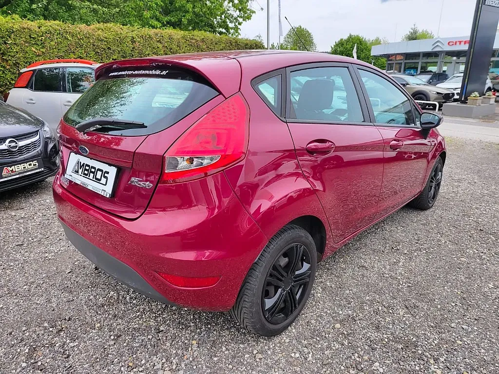 Ford Fiesta 2009 photo 2