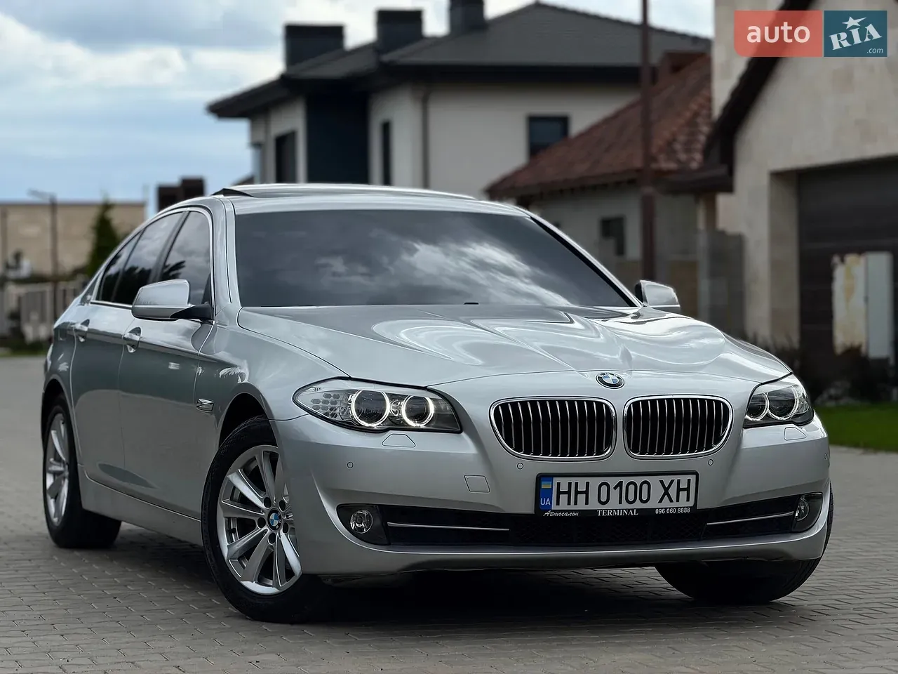 BMW 5 Series 2012 photo 3