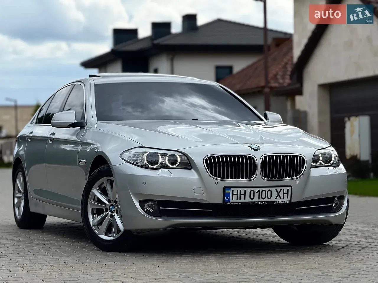 BMW 5 Series 2012 photo 4