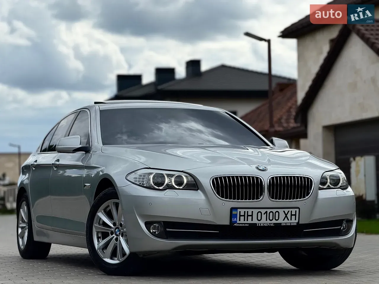 BMW 5 Series 2012 photo 5