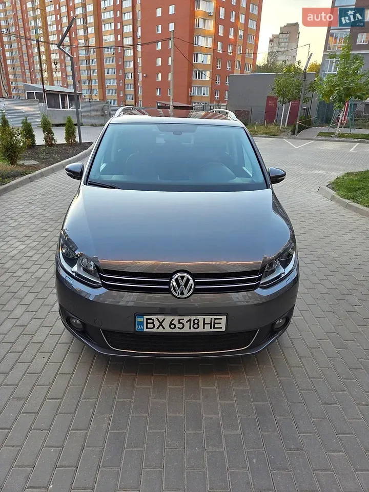 Volkswagen Touran 2014 photo 2