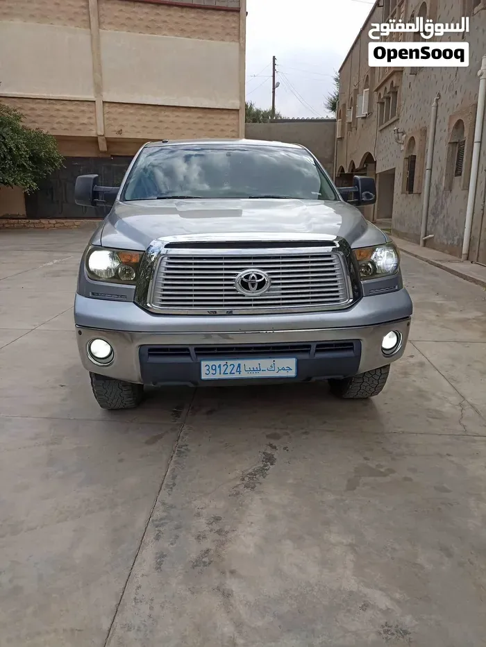 Toyota Tundra 2011 photo 2