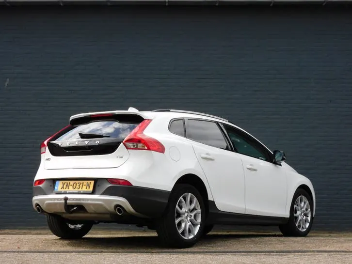 Volvo V40 2019 photo 3