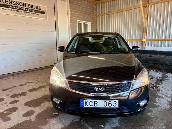Kia Ceed 2010 photo 3